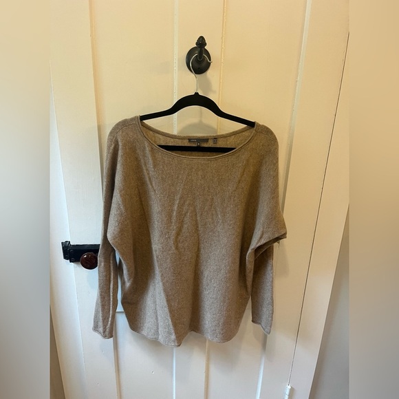 Vince Wool Cashmere Blend Tan Wide Neck Sweater Size Small Slightly Oversized - Picture 1 of 7